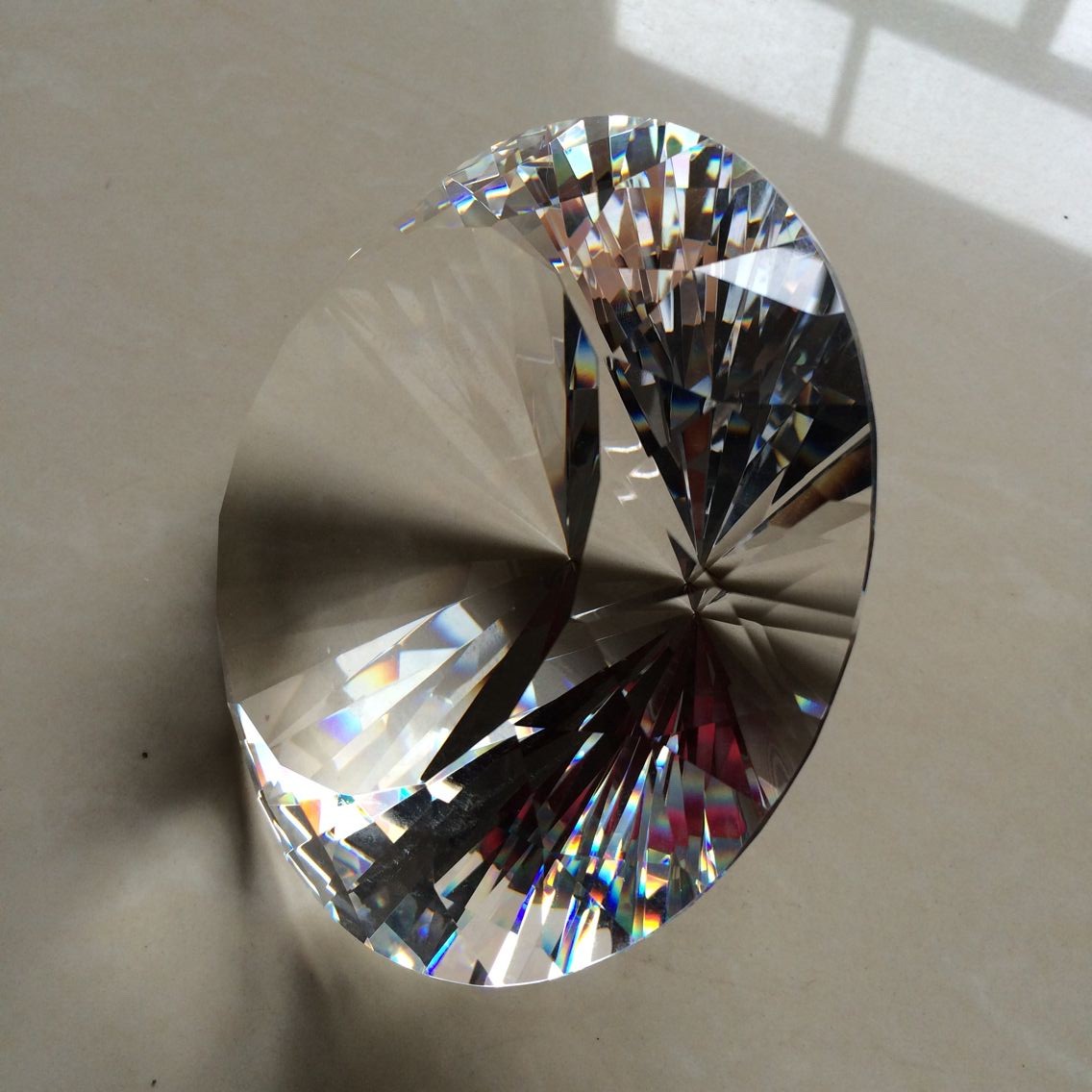 Presse-papier en verre diamant - Paper Weight Crystal avis et prix